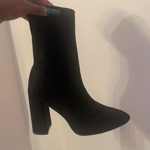 Black heeled boots
